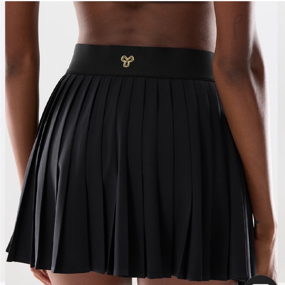 Aritzia Golden Tennis Pro Mini Skirt, pleated, high rise undershorts.Black Small